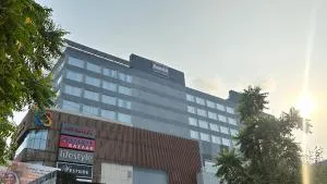 Hometel Alambagh Lucknow - A Sarovar Hotel - LKO