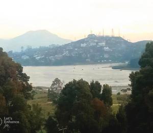 Nuwaraeliya Penthouse Apartment with pool & Panaromic Views
