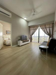 Instay Leisure Mahkota With SeaPool View