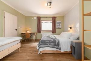 Farmhouse Chalet Apartments 