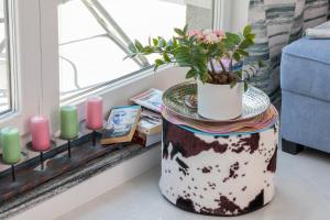 Stylish Seaside Apartment with Terrace & Parking in Jastrzębia Góra by Noclegi Renters