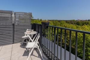 Stylish Seaside Apartment with Terrace & Parking in Jastrzębia Góra by Noclegi Renters