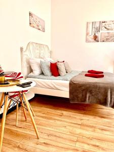 Best 1 Room Condo in Warszawa Center