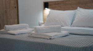 Project Georgiadi #2 - Modern Apartment in peaceful neighborhood - 15 mins from Loutra Pozar