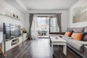 Estepona terrace, parking & pool Apartment