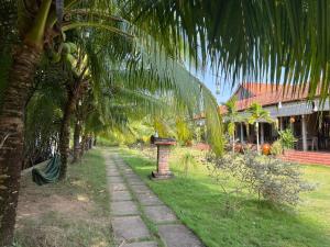 Út Trinh Bến Tre Homestay