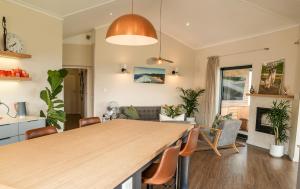 Upmarket modern beautiful home