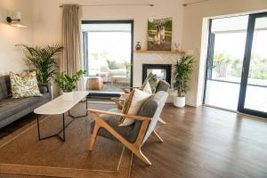 Upmarket modern beautiful home