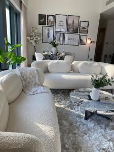 Incredible Burj Khalifa Views, Next to Dubai Mall