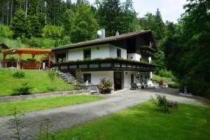 s'Heisl em Woid - Weißenregen