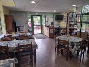 Auberges Ostal Scrignac - Gite d-etape de la Gare : photos des chambres