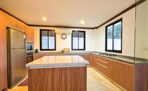 Bangpor Nice seaview villa