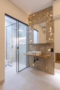 The View - Tiffany Luxury 2 BR, Free Parking, Central