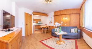 One-Bedroom Apartment with Balcony room in Pension am Rain