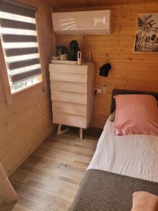 Sejours chez l'habitant Loue chalet de 11m2 : photos des chambres