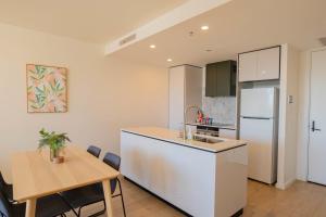 2 BR family business friendly CBD ANU