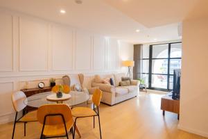 2 Bedroom 2 bath 1 Car on Lonsdale Street