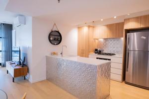 2 Bedroom 2 bath 1 Car on Lonsdale Street