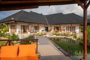 Villa Linggah Longgah, Bali - Spectacular Clifftop Elegance!