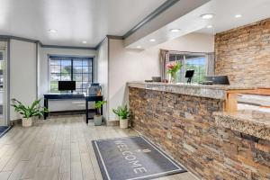 Country Inn & Suites by Radisson, Grand Rapids Airport, MI