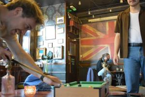 The Walrus Bar and Hostel