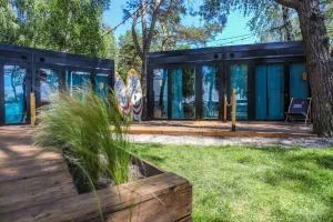 Klimatyzowane Surf Domki - Maszoperia Sun4Hel - Letnia Baza SnowShow na Półwyspie Helskim - Jastrzębia Góra