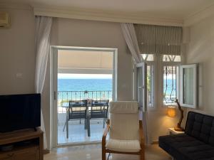 Cali-waves Apartment