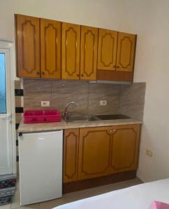 White Stone Apartments Ksamil