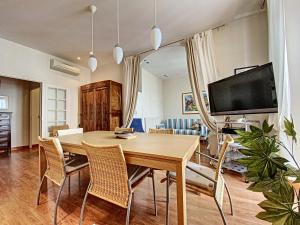 en centre ville magnifique pied a terre ran44