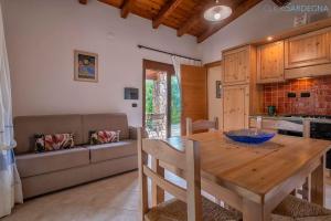Ginestre Cottage with pool in the Nature Park of Porto Conte