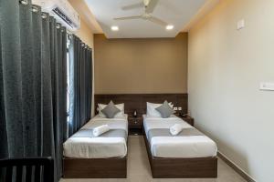 Saravana Grand Suites - A Unit of Saravana Bhavan Veg Tables Kochi