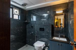 Saravana Grand Suites - A Unit of Saravana Bhavan Veg Tables Kochi