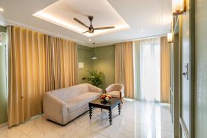 Saravana Grand Suites - A Unit of Saravana Bhavan Veg Tables Kochi