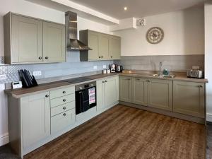 Clock Tower Apartment No4