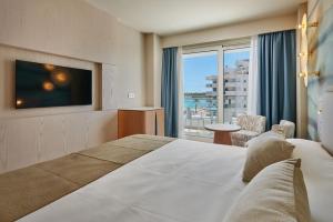 Double Room with Side Sea View room in Hipotels Flamenco