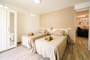 Casa LOMA con terreno privado y parking compartido - a 800m de Playa Poniente