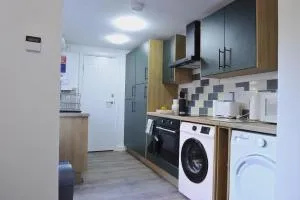 4 berooms 7 beds house in Kettering 2 showers Garden Fast Wi-Fi - Kettering