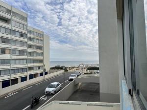 Appartements Charmant appartement avec parking, a 50m de la plage - FR-1-324A-25 : photos des chambres