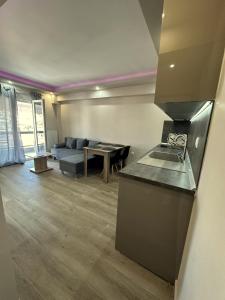 Minimalist apartments w view (by Powerbnb)