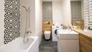 Atal City Square, Sun & Snow