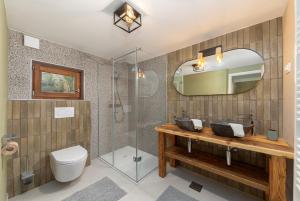 Farmhouse Chalet Apartments