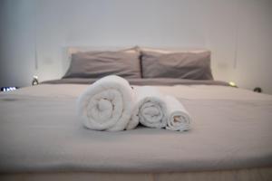 WHITE ROMA - elegant and comfortable