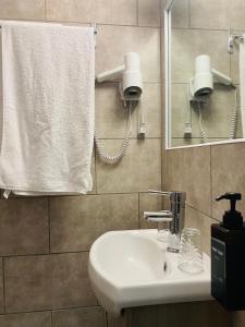 Hotels Le Grand Hotel : photos des chambres