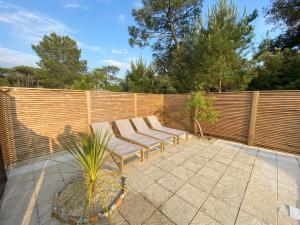 Jolie villa dans les pins avec piscine chauffée et wifi