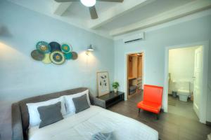 Traditional townhouse, terrace near Valletta WENG1-1