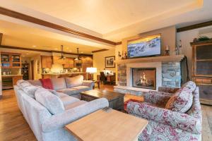 Great Bear Lodge 201 by East West Hospitality