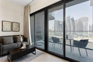 Studio Retreat with Canal and Burj Khalifa Views