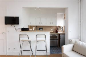 High standing Studio Paris 17