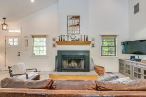 Distinctive Hamptons Home with Pool Near Bay, Ocean