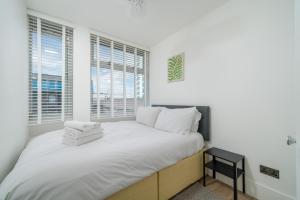 Wake Up in a Modern 2-Bed Apt in Central London
